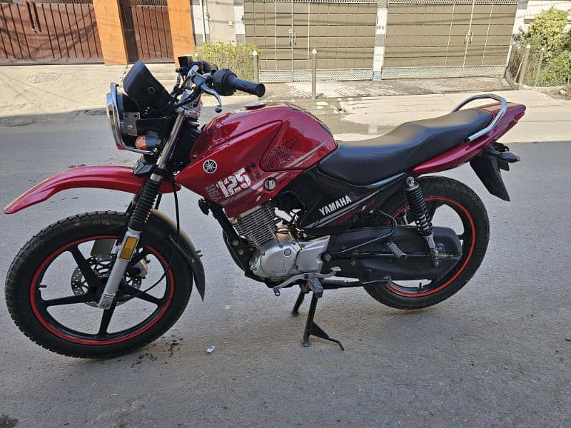 yamaha ybr 125G 2022 new sticker urgent sale 1