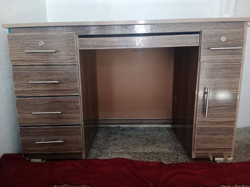 Computer Table for Sale 0