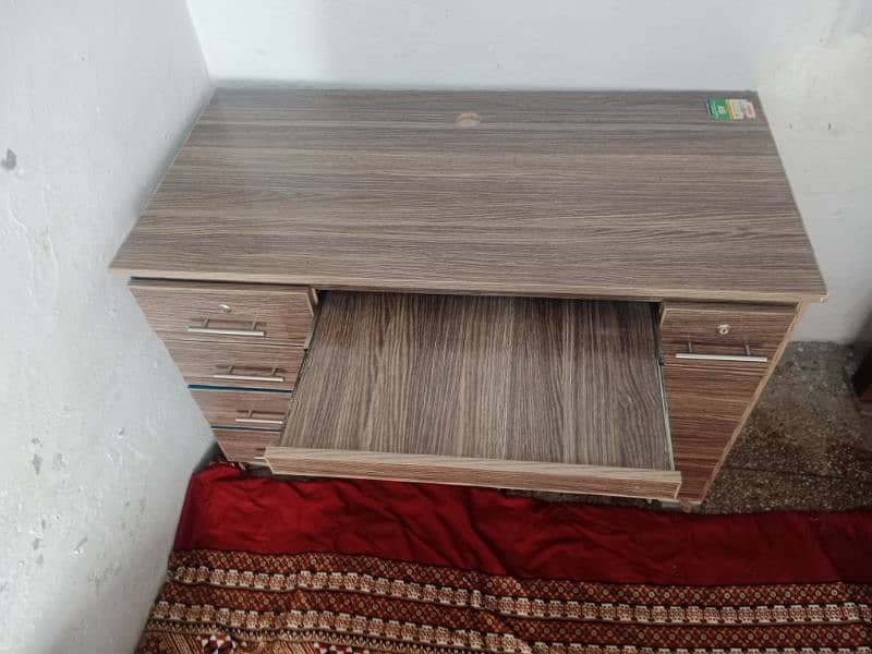 Computer Table for Sale 7