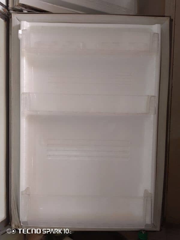 PEL refrigerator desire model no. PRD 120 size 12 genuine condition 4