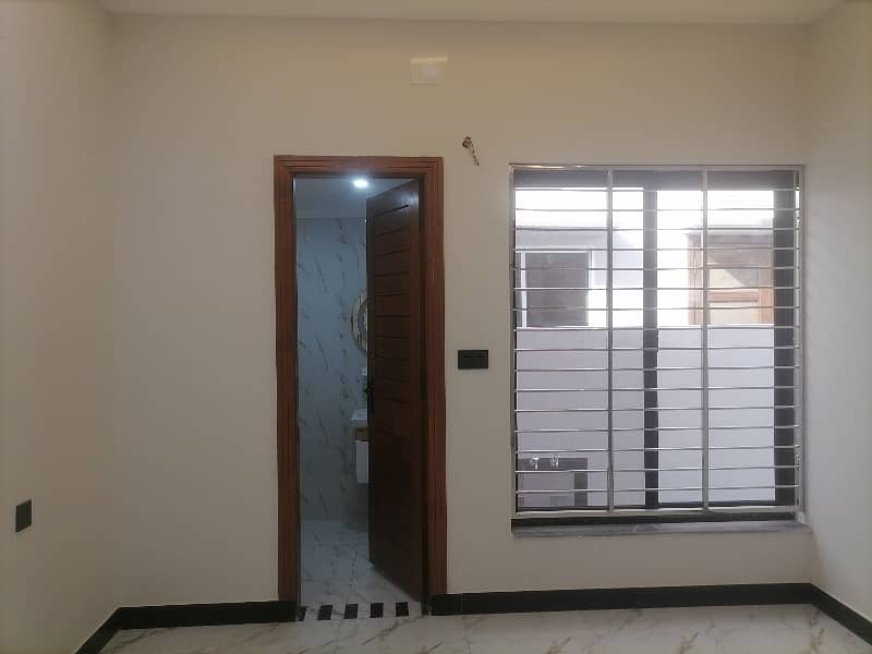 House For Grabs In 5 Marla Faisalabad 10