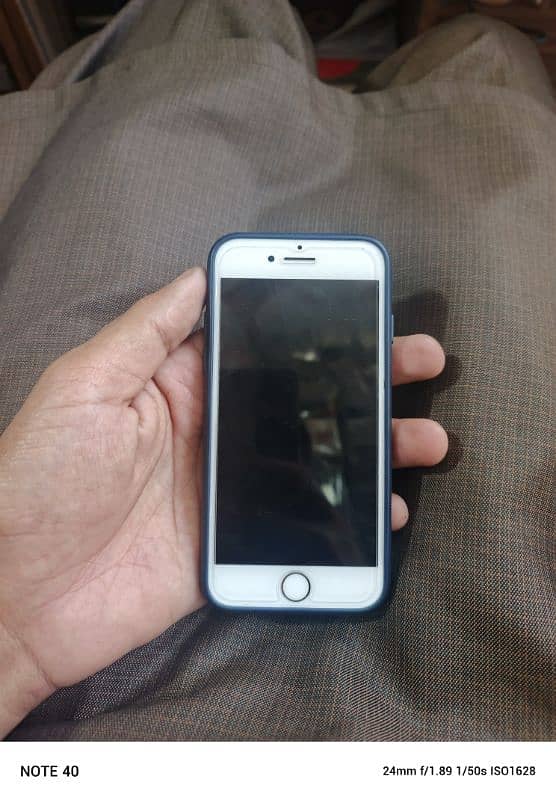 iphone 7 PTA Aprveed 100 batrry finger warking all ok phone 7