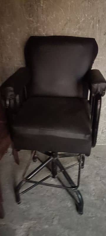 pular chair 9