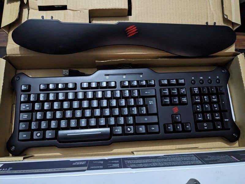 Cyborg v5 BackLight Gaming keyboard 0