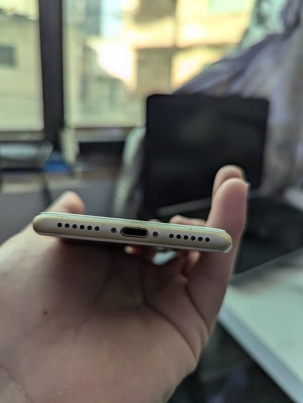 Iphone 7 | 128 GB | Golden-Non PTA| 9/10 condition 7