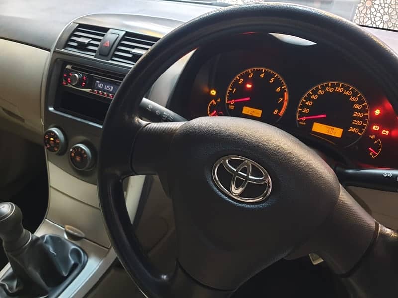 Toyota Corolla XLI 2013 15