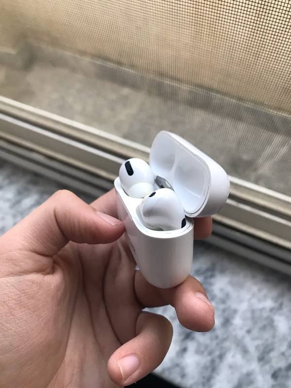 Interlink Airpods Pro 4