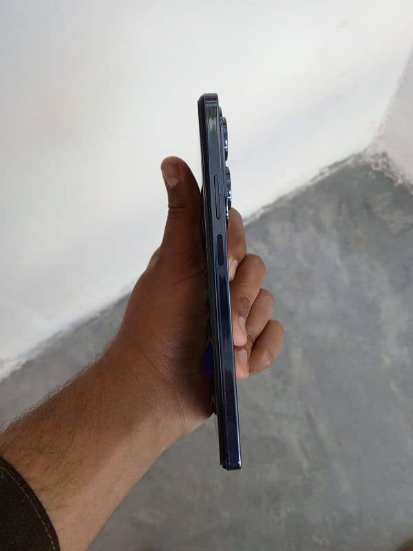 Infinix Hot 40 Pro 4