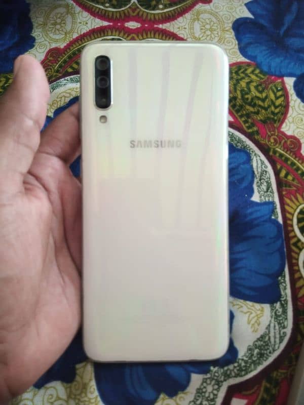 Samsung galaxy a70 7