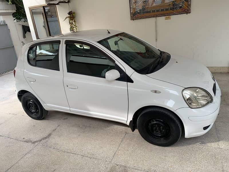 Toyota Vitz 2002 1