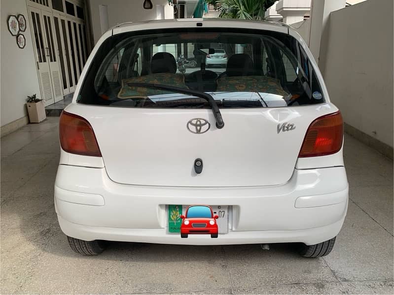 Toyota Vitz 2002 3