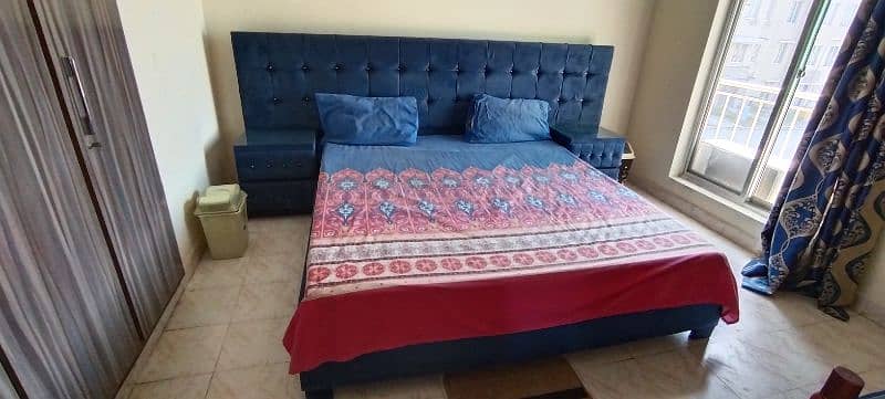 King Size Bed For Sale Complete Set 3