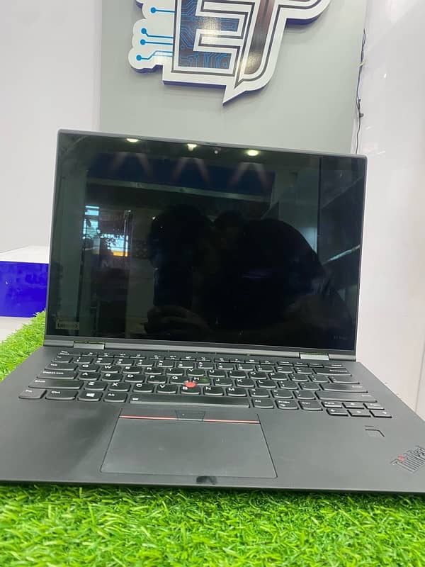 Lenovo X1 Yoga I5 8th 16/256 touch screen with pen 4