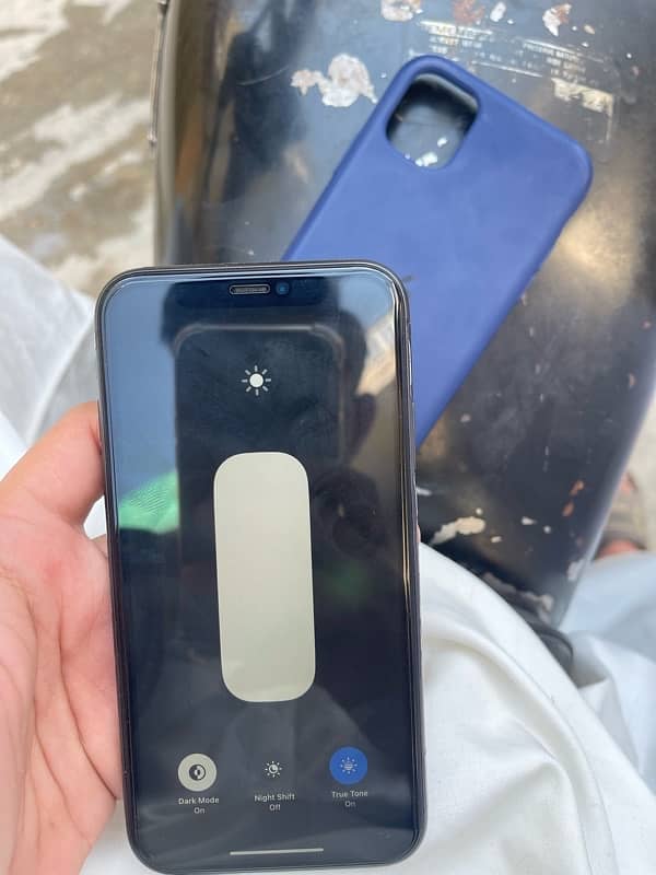 iPhone 11 jv 64gb 8