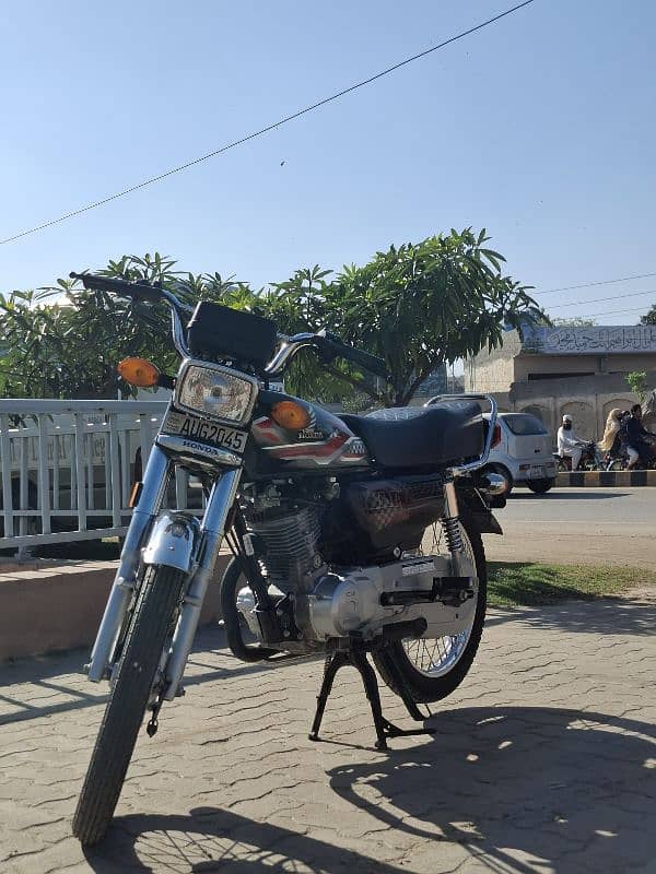 Honda CG 125 2024 5