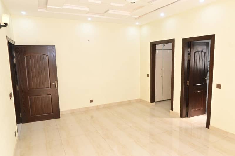 1 Kanal house (with gas) for sale in Sector C, New Shaheen Block 1