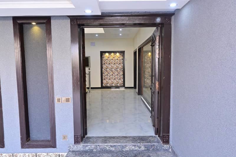 1 Kanal house (with gas) for sale in Sector C, New Shaheen Block 10