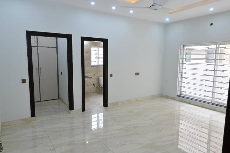 1 Kanal house (with gas) for sale in Sector C, New Shaheen Block 15