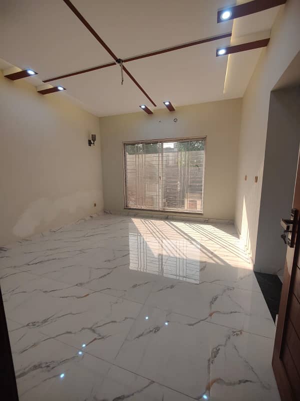 Brand New 1 Kanal Luxury Upper Portion Available For Rent in Gulbahar Block Bahria Town Lahore 9