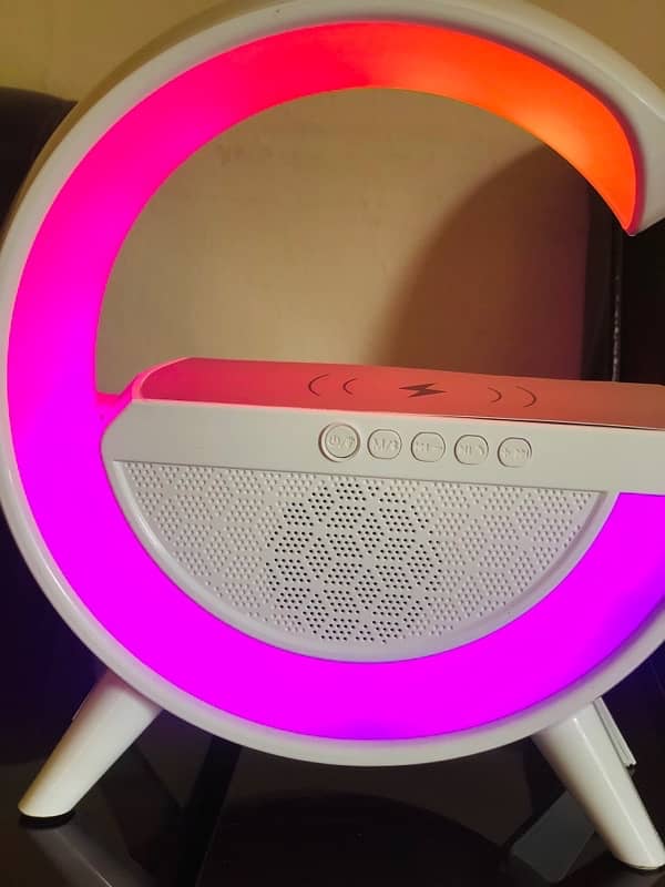 Wireless Charger+Speaker+Power bank 4