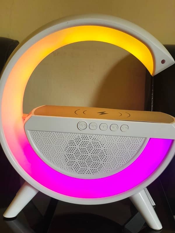 High Quality Speakers+Wireless Charging+Power Bank 4