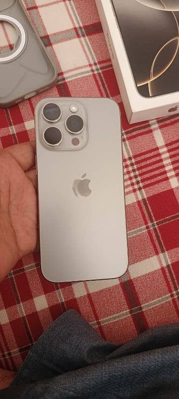 I phone 16 pro Jv new condition 512 GB All okay price final ha 7