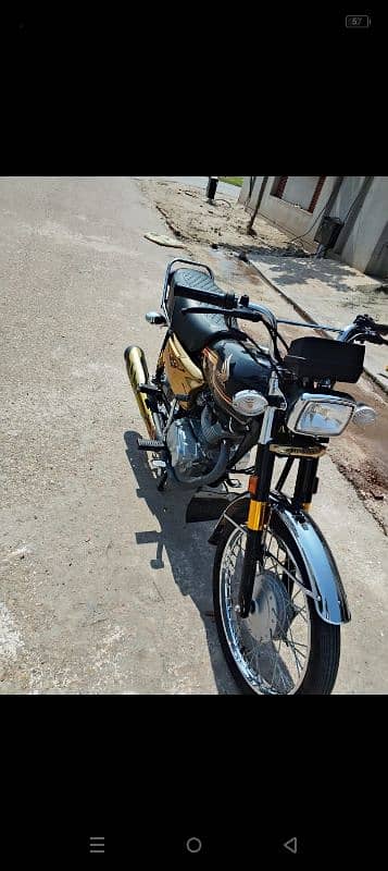 HONDA 125 2024 Goldan & Black 1