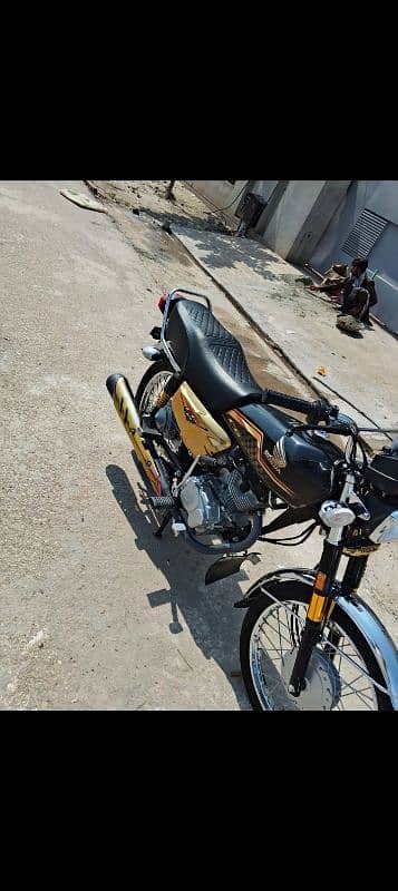 HONDA 125 2024 Goldan & Black 2