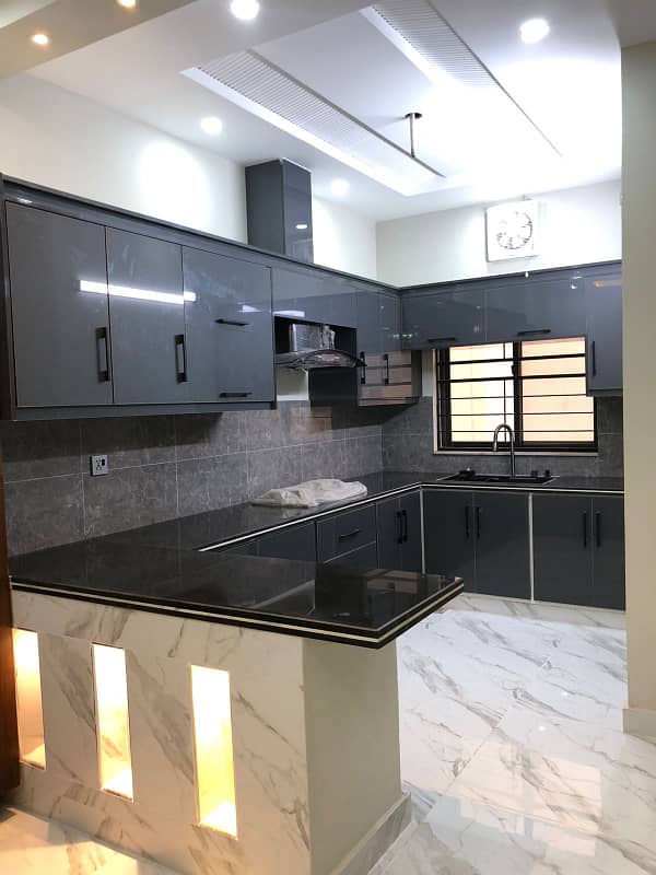 10 Marla Brand New Upper Portion For Rent In Park View City Lahore. 2