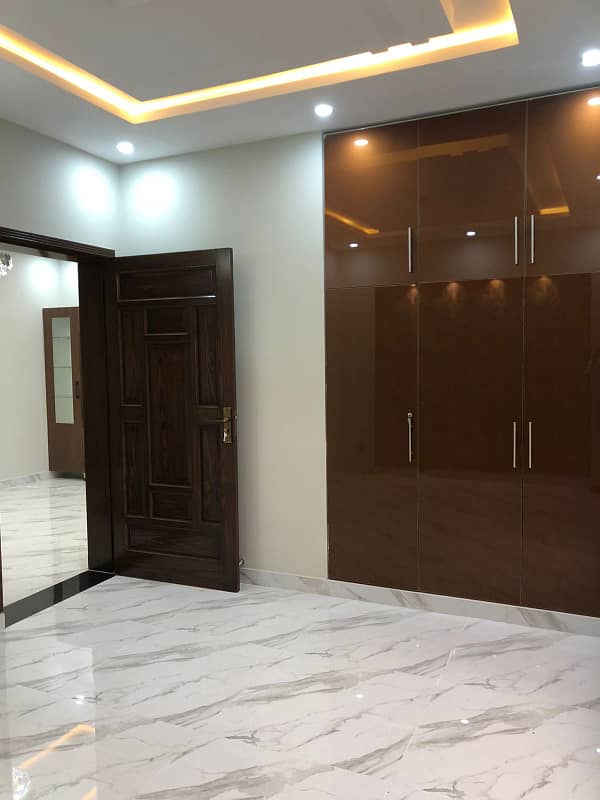 10 Marla Brand New Upper Portion For Rent In Park View City Lahore. 4