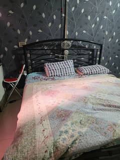 Iron bed and dressing tabrl very good condition