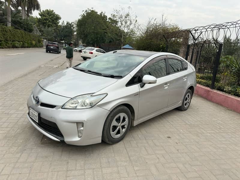 Toyota Prius 2012 1