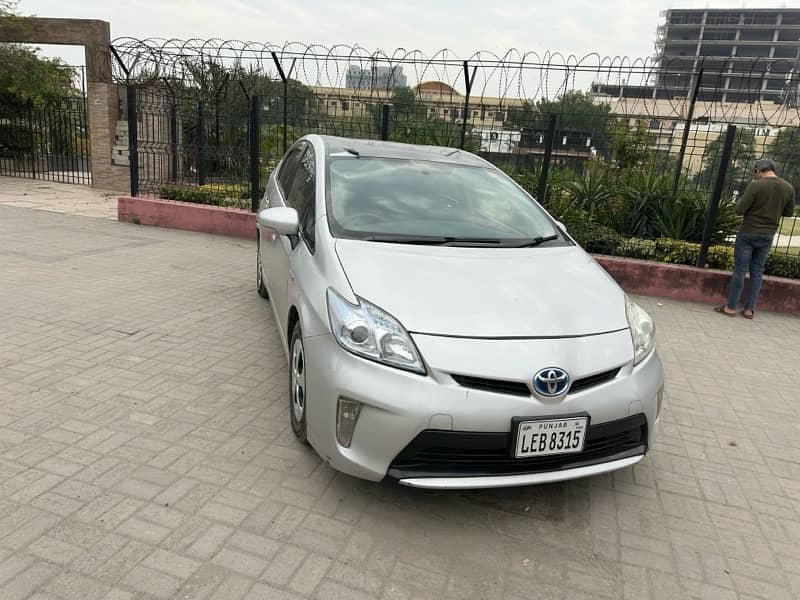 Toyota Prius 2012 3