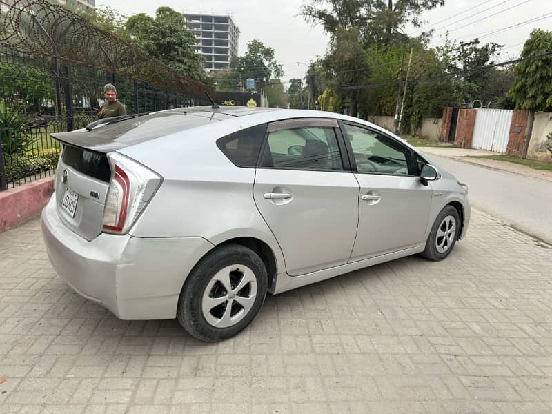 Toyota Prius 2012 4