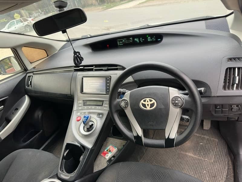 Toyota Prius 2012 7