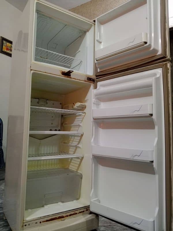 Dawlance refrigerator (0314/580/9945) 1