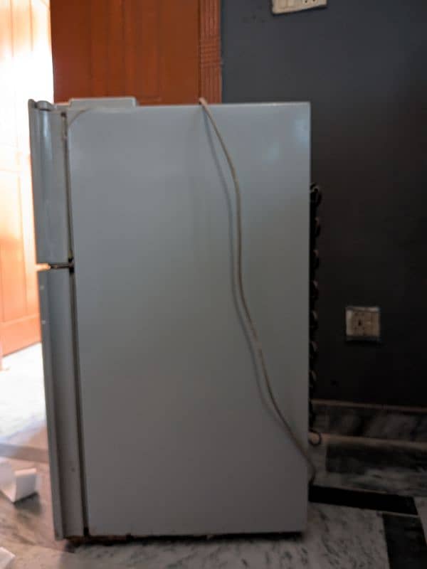 japani refrigerator neat and clean glass door 1