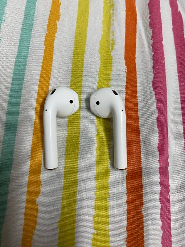 Original Apple Airpods 1 4