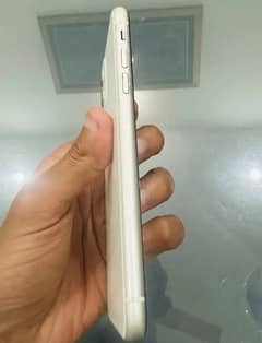 iPhone 11 jv white color