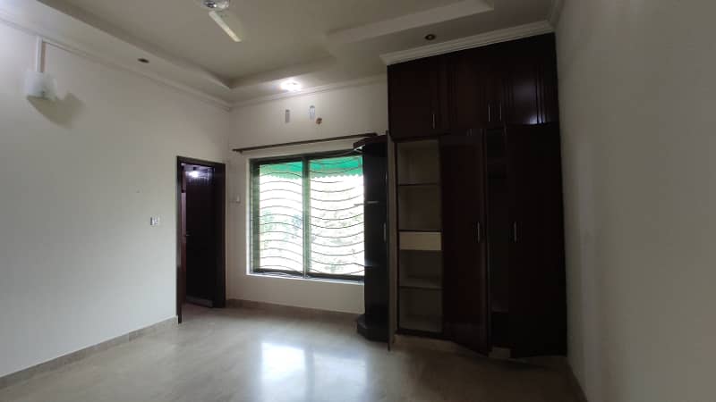 10 Marla Upper Portion Available For Rent 3