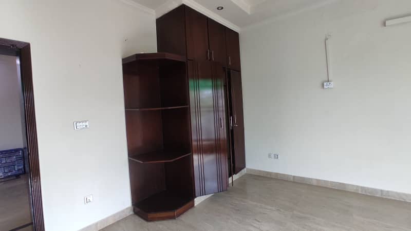 10 Marla Upper Portion Available For Rent 13