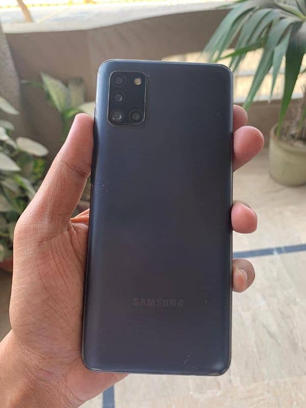 samsung galaxy a31 with box 1