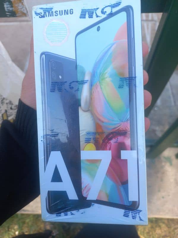 Samsung a71 8/128 ma condition bilkul saaf hai 5