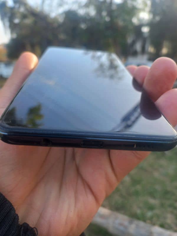 Samsung a71 8/128 ma condition bilkul saaf hai 7