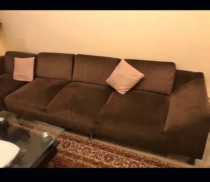 L shaped sofa 6 seater with 4 big cushions 0