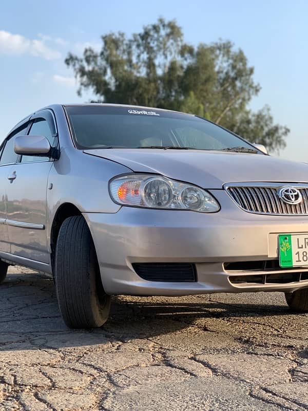 Toyota Corolla SE Saloon manual 2003 model 7