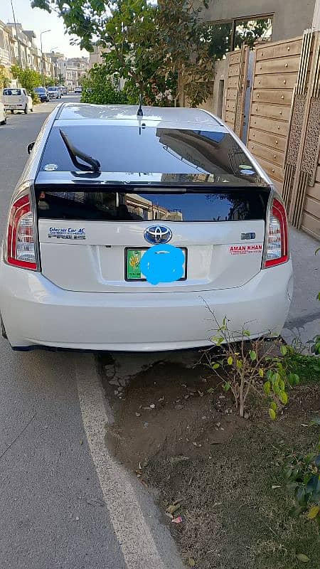 Toyota Prius 2012 1