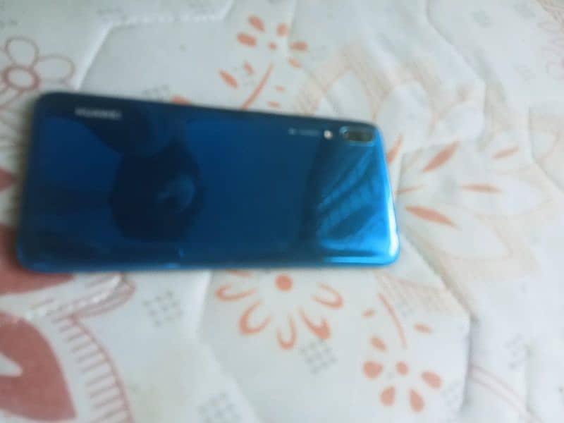 Huawei Y9 pro 2019. . 10/10 condition, no damage no problem 1