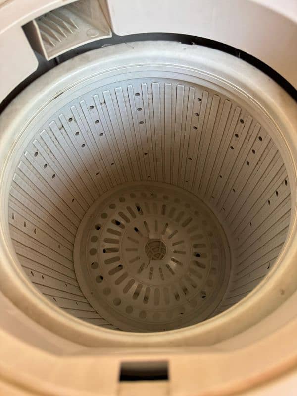 DAWLANCE Washing and Dryer Machine 1