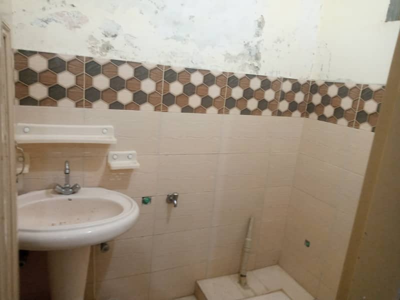 1 room washroom available for rent in khanna pull sanam chok 0